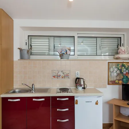 Dia Apartment *